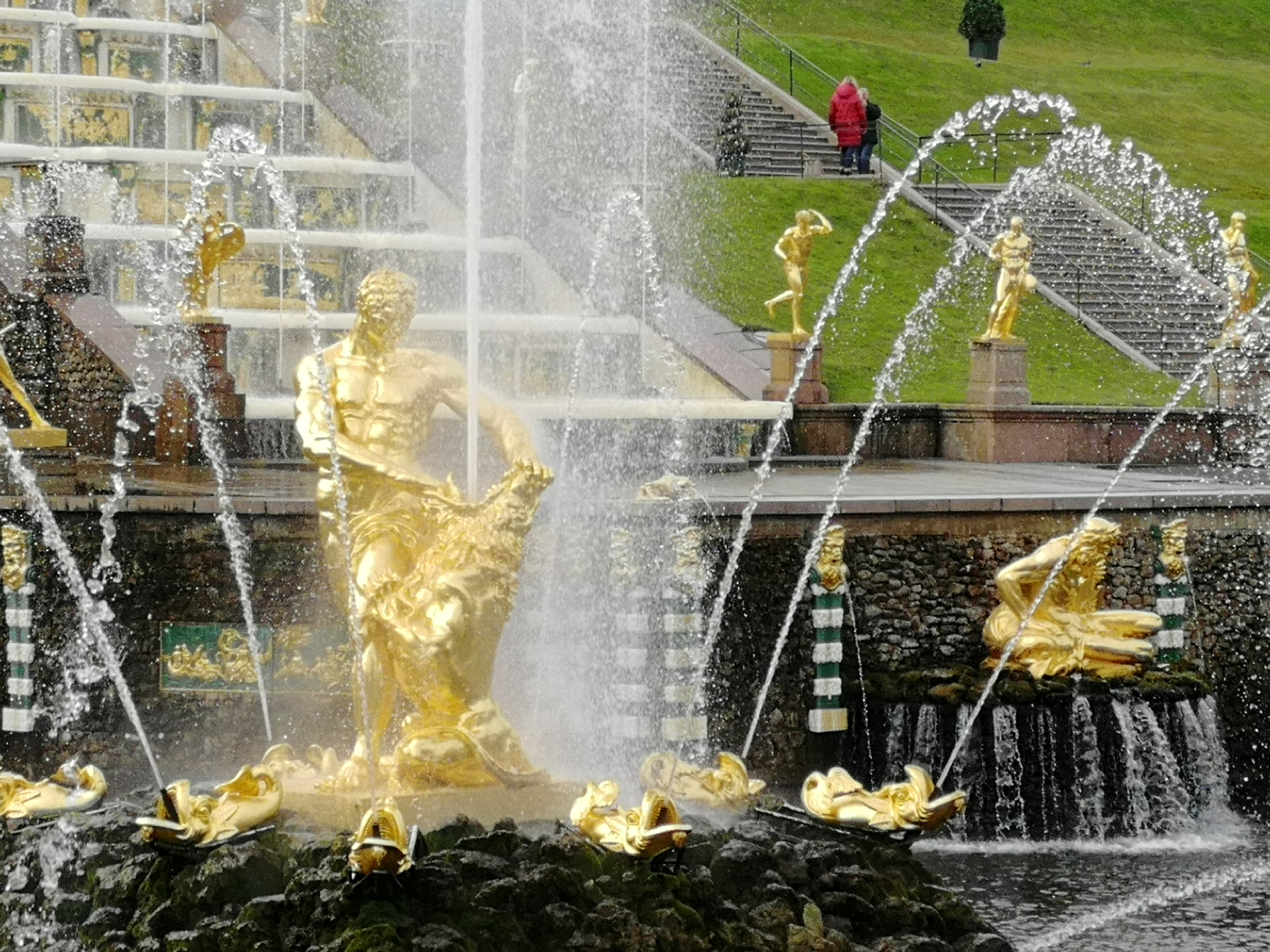 Что посмотреть в Петергофе: дворцы и фонтаны