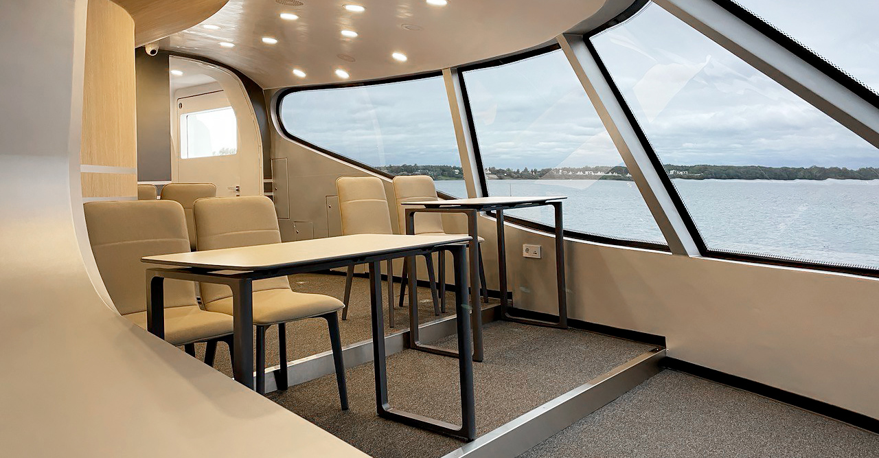 Беринг катамаран 32 Interior