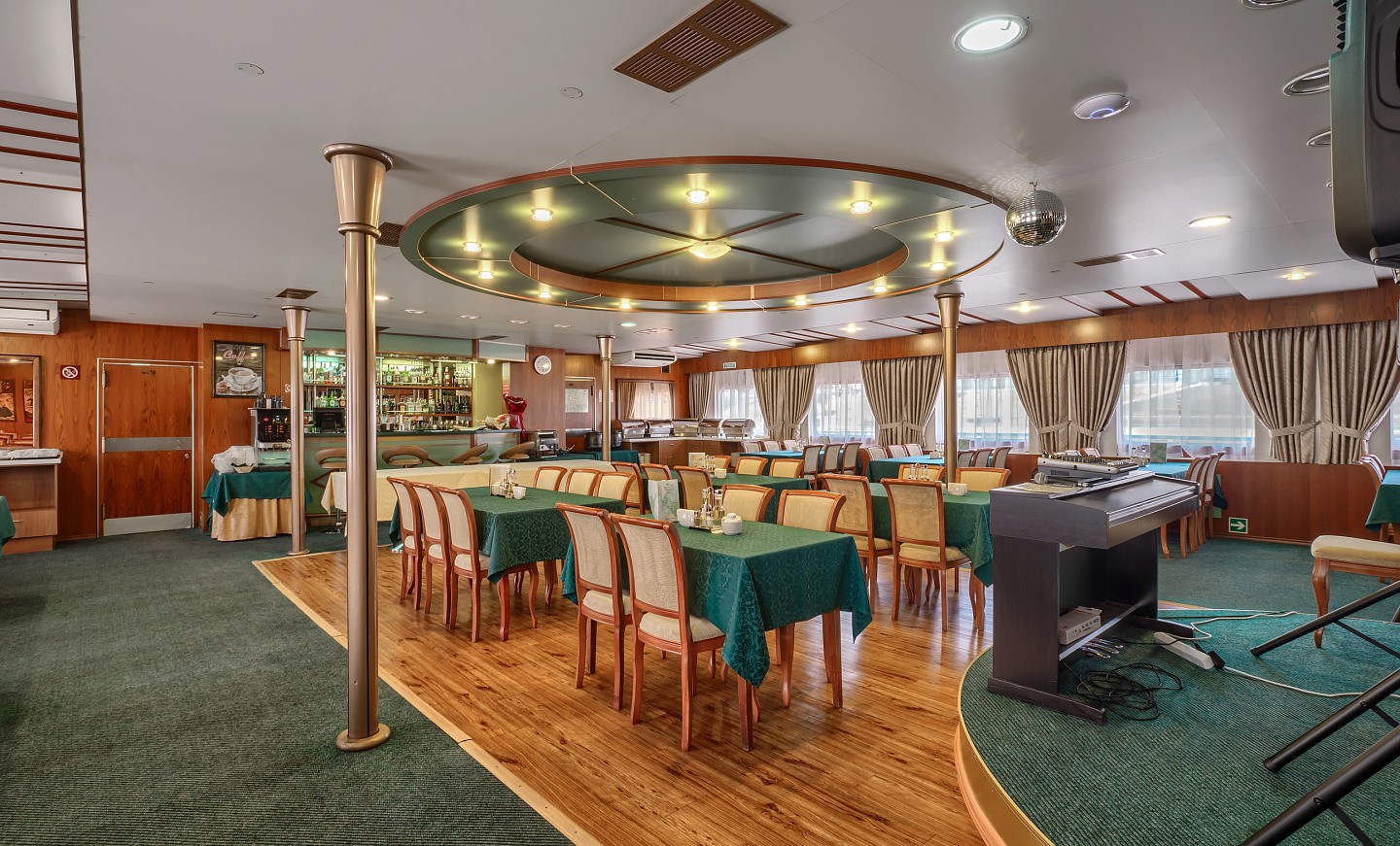 Бар-ресторан «Нева»