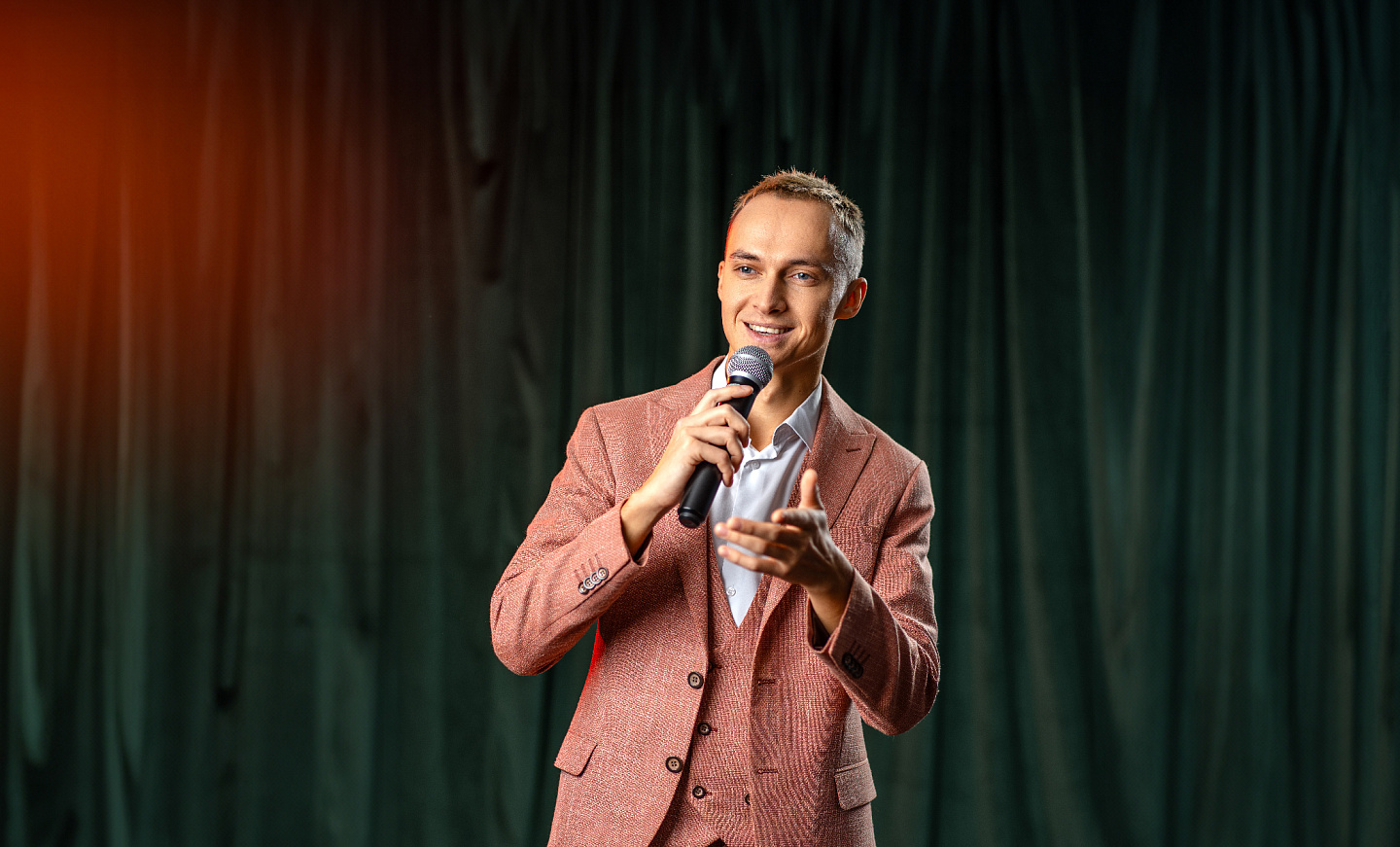 Настольные и интеллектуальные игры с ведущим