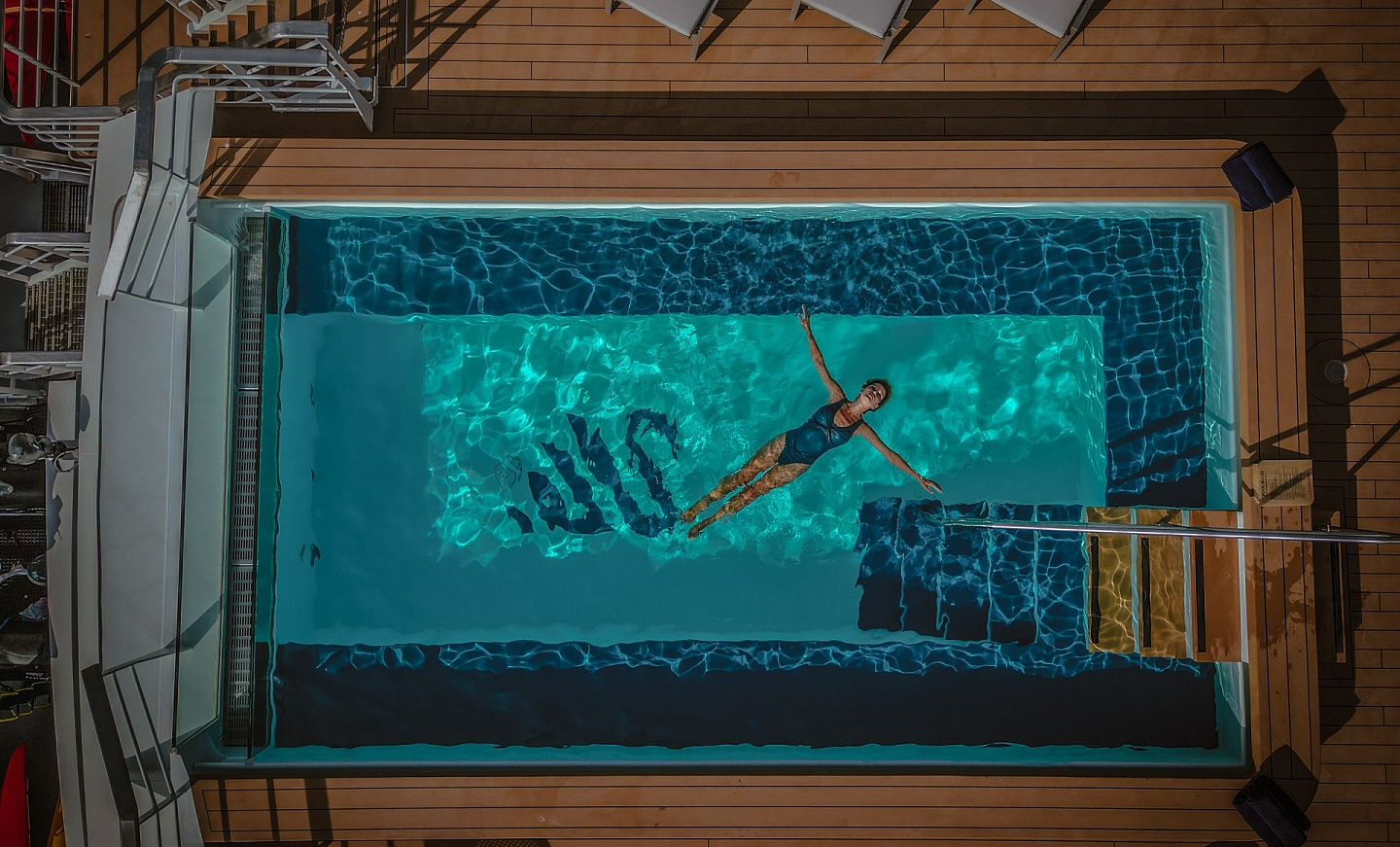 Подогреваемый открытый бассейн