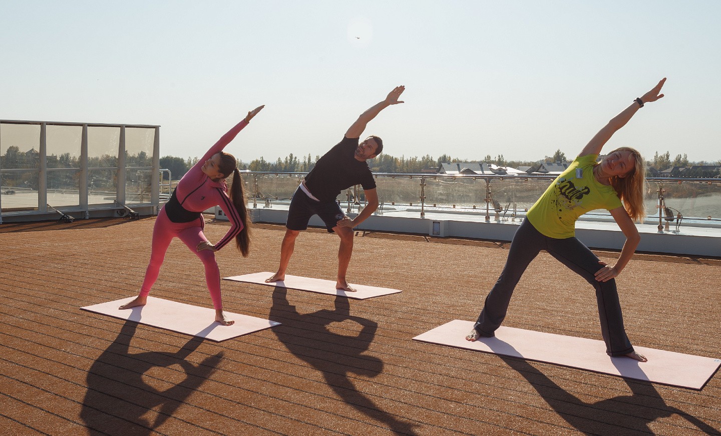 Зарядка, йога и другие активности