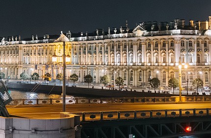 В Санкт-Петербург