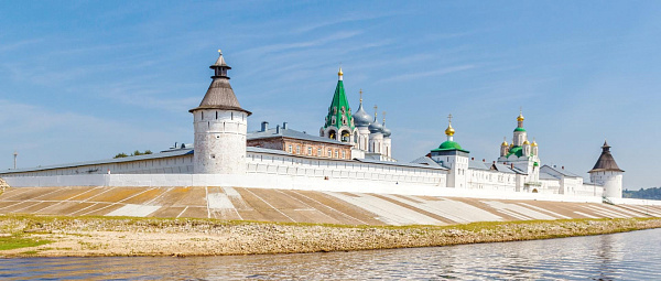В обитель Святого Макария В обитель Святого Макария