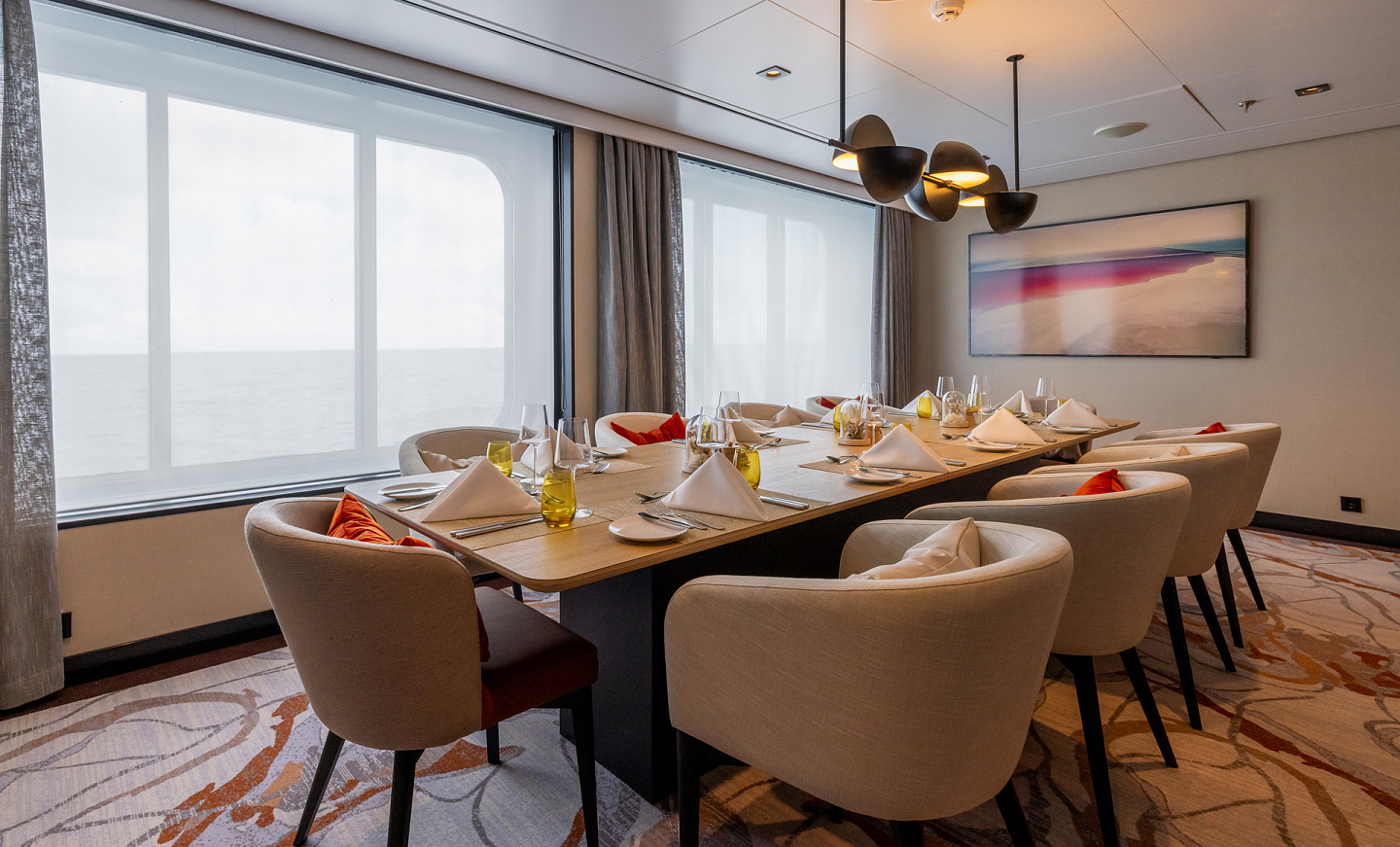 Отдельная обеденная комната