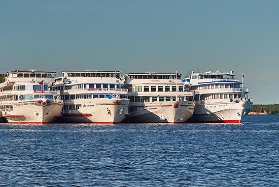 Немного про историю речных круизов...