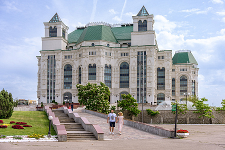 В край «каспийской розы» В край «каспийской розы»